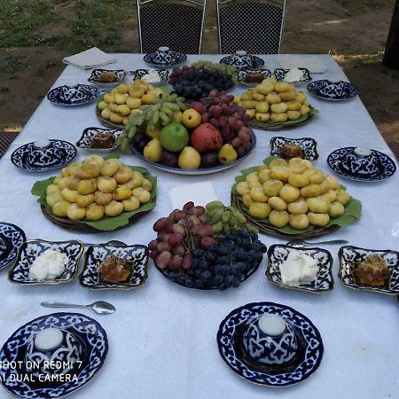 Uvaysiy Family Guest House Marghilon Kültér fotó