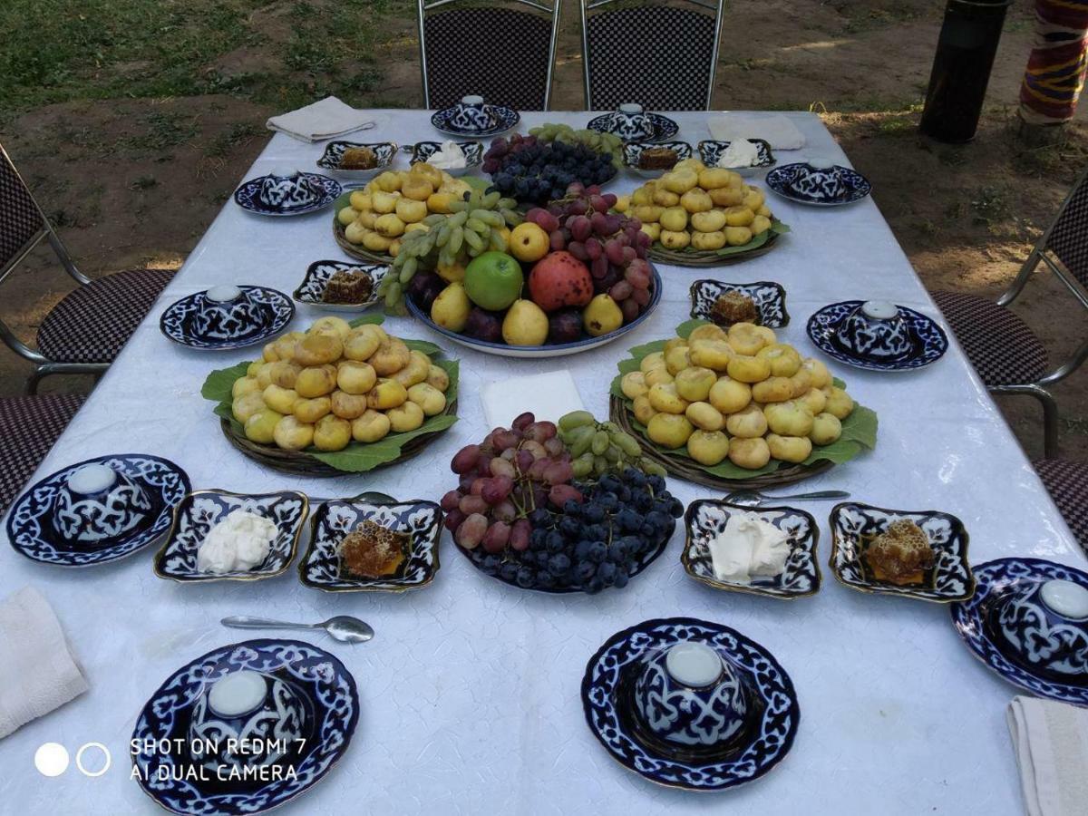 Uvaysiy Family Guest House Marghilon Kültér fotó