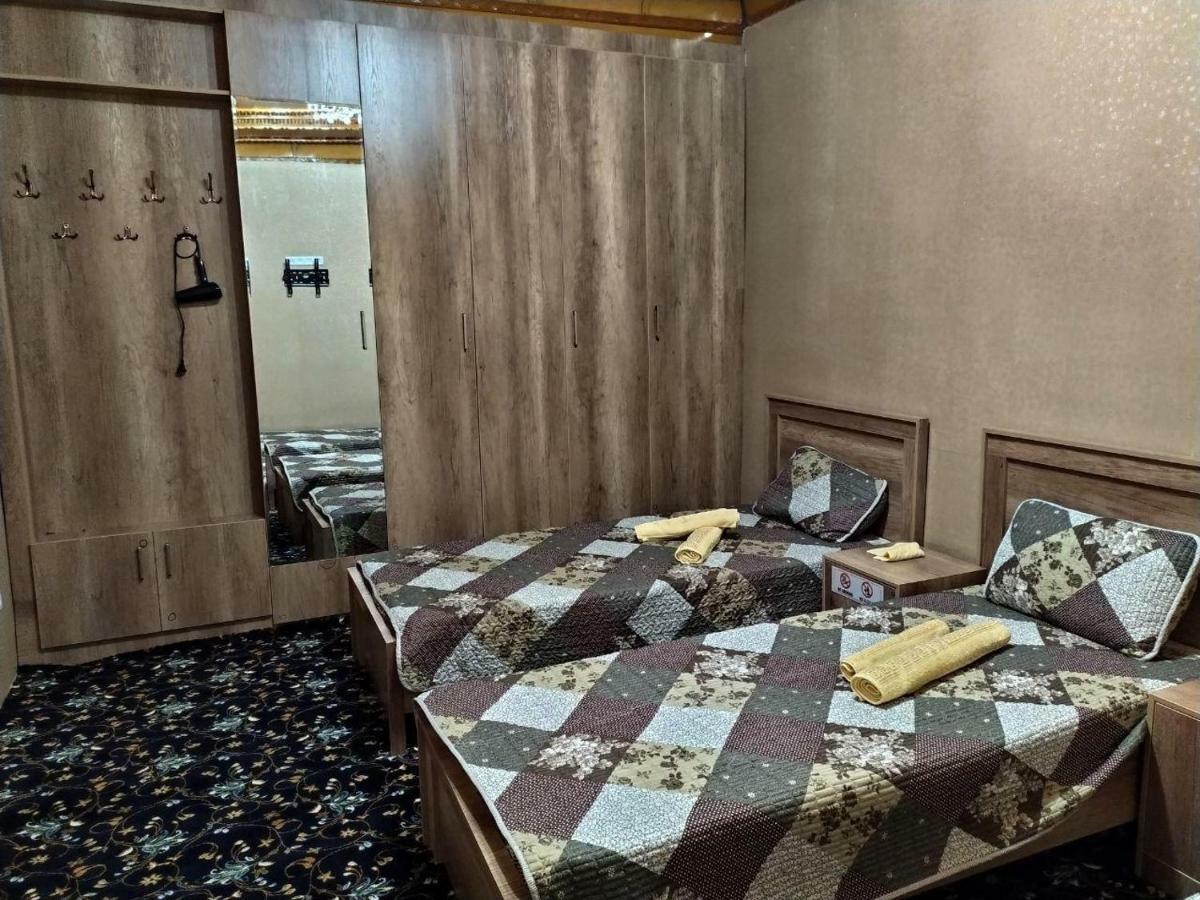 Uvaysiy Family Guest House Marghilon Kültér fotó