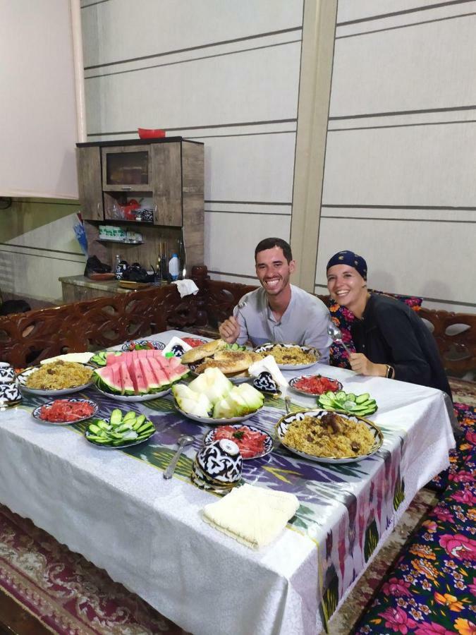 Uvaysiy Family Guest House Marghilon Kültér fotó